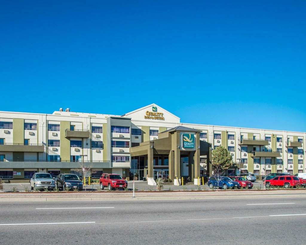 Quality Inn & Suites Denver Stapleton エクステリア 写真