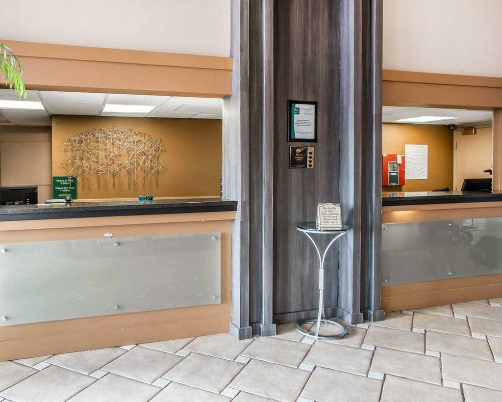 Quality Inn & Suites Denver Stapleton エクステリア 写真