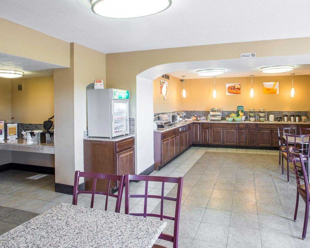Quality Inn & Suites Denver Stapleton エクステリア 写真