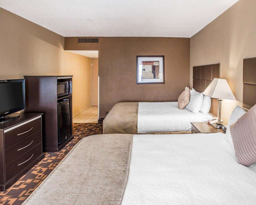 Quality Inn & Suites Denver Stapleton エクステリア 写真