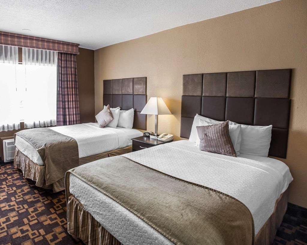 Quality Inn & Suites Denver Stapleton エクステリア 写真