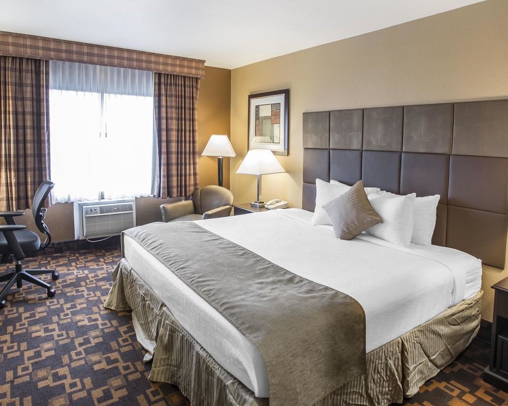Quality Inn & Suites Denver Stapleton エクステリア 写真