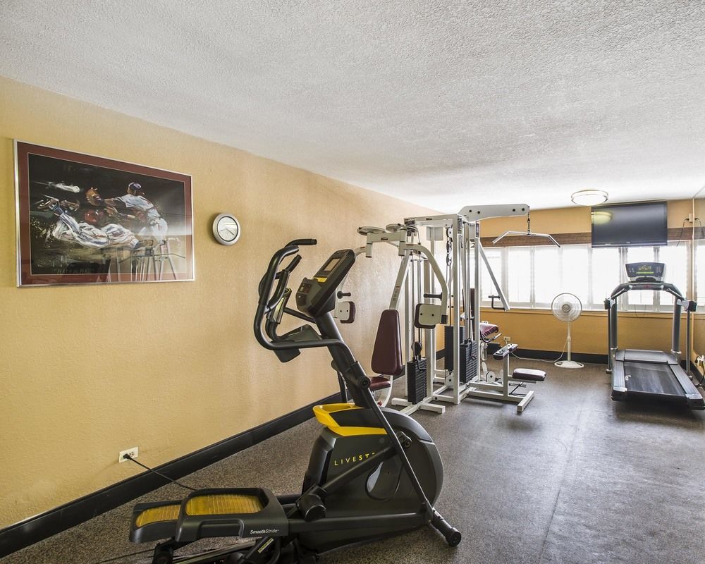 Quality Inn & Suites Denver Stapleton エクステリア 写真