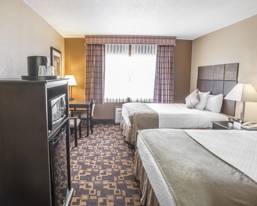 Quality Inn & Suites Denver Stapleton エクステリア 写真