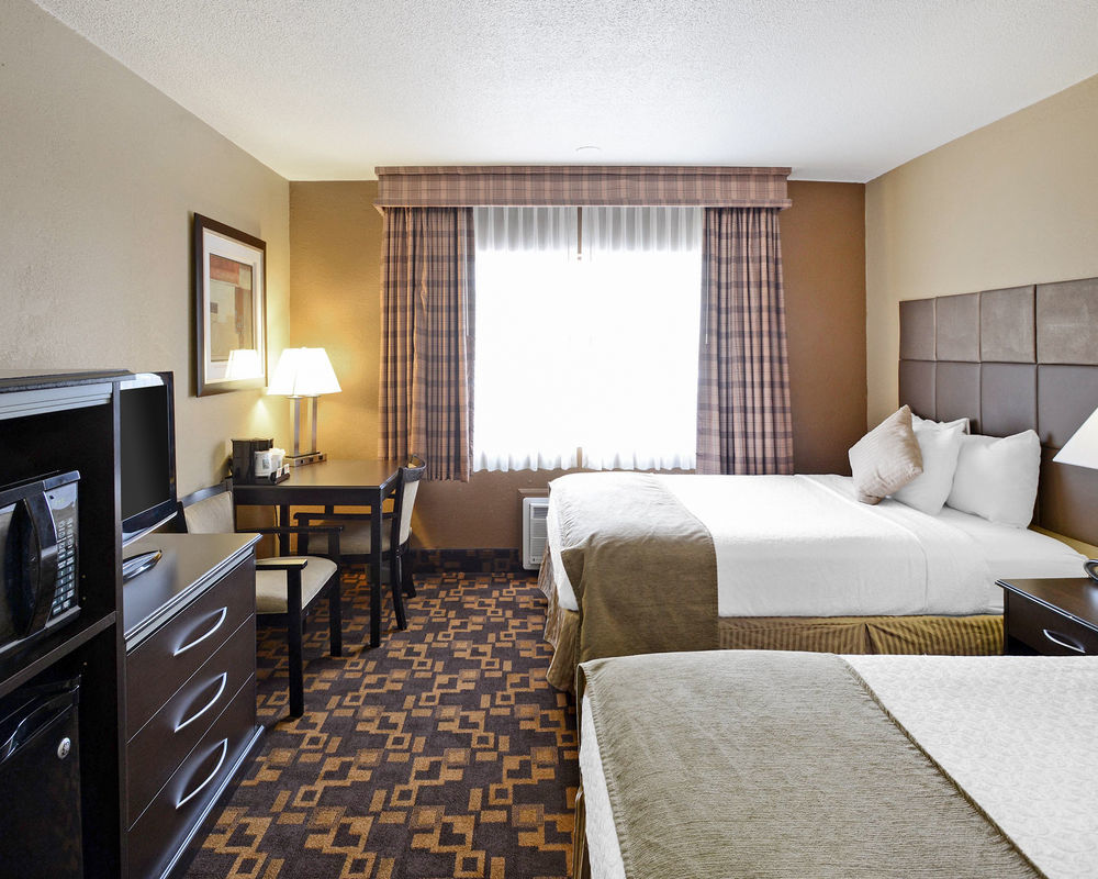 Quality Inn & Suites Denver Stapleton エクステリア 写真